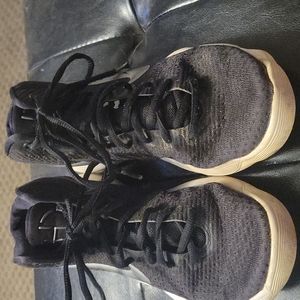 Boys nike basketball shoes